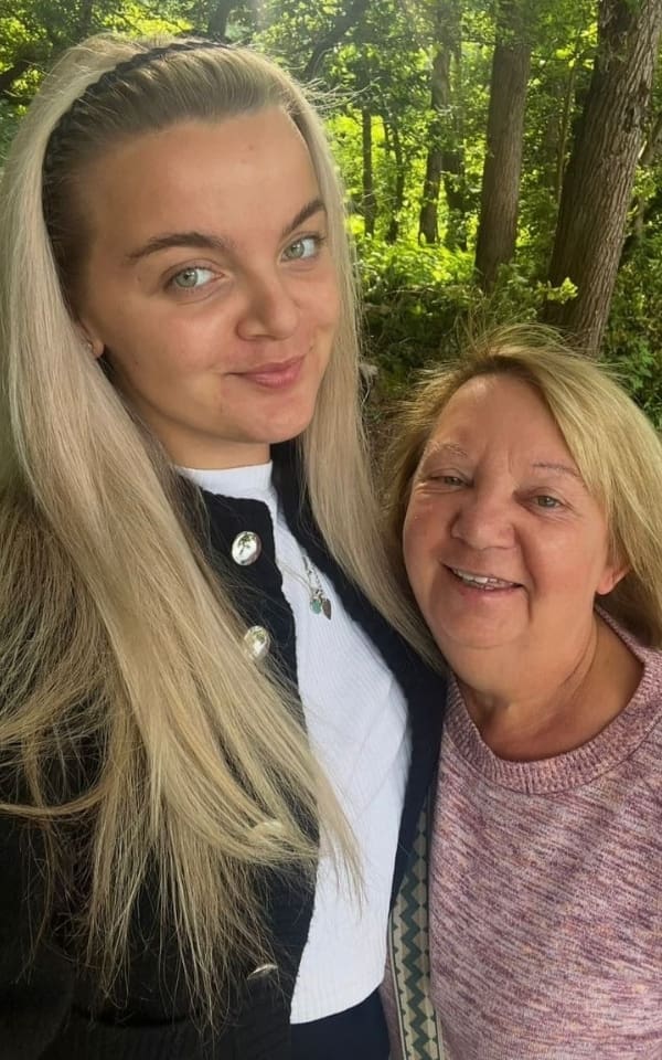 Maureen and her granddaughter 