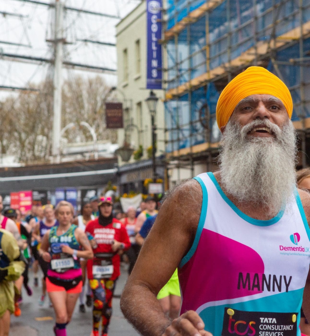 Volunteer Ambassador Manny running in London Marathon 2023